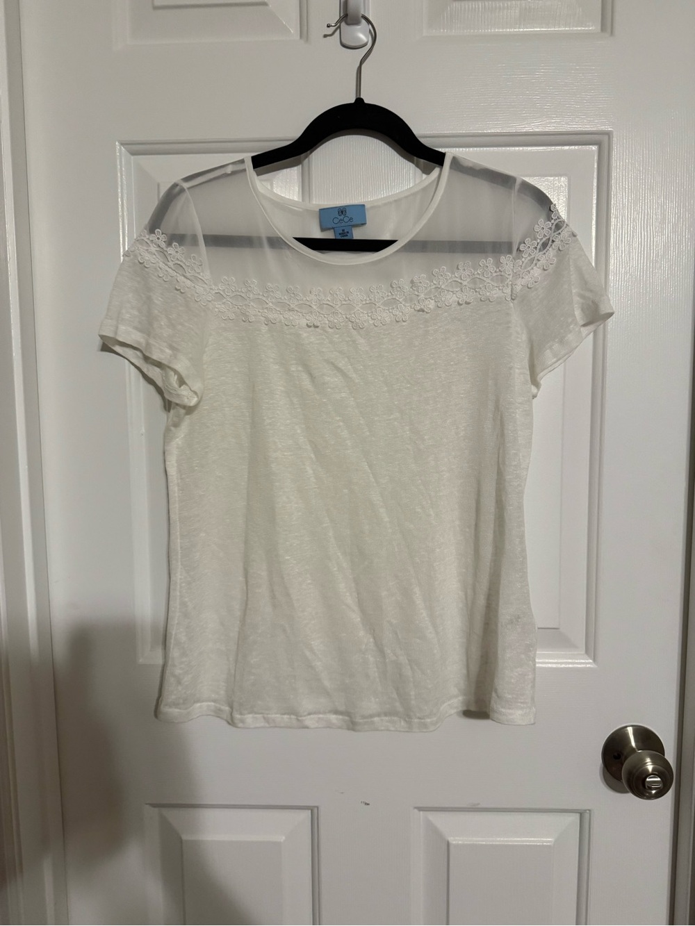 CeCe White Linen Top Sheer Yoke Floral Crochet Lace Trim Short Sleeve Medium